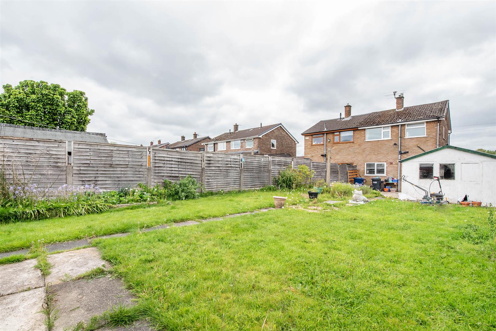 3 bed property in Withy Grove Crescent, Preston